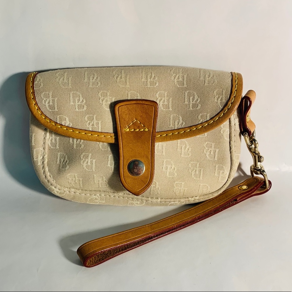 Small Dooney & Bourke Wristlet